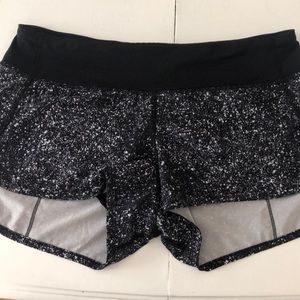 lululemon speed up short 2.5 size 6 splatter print